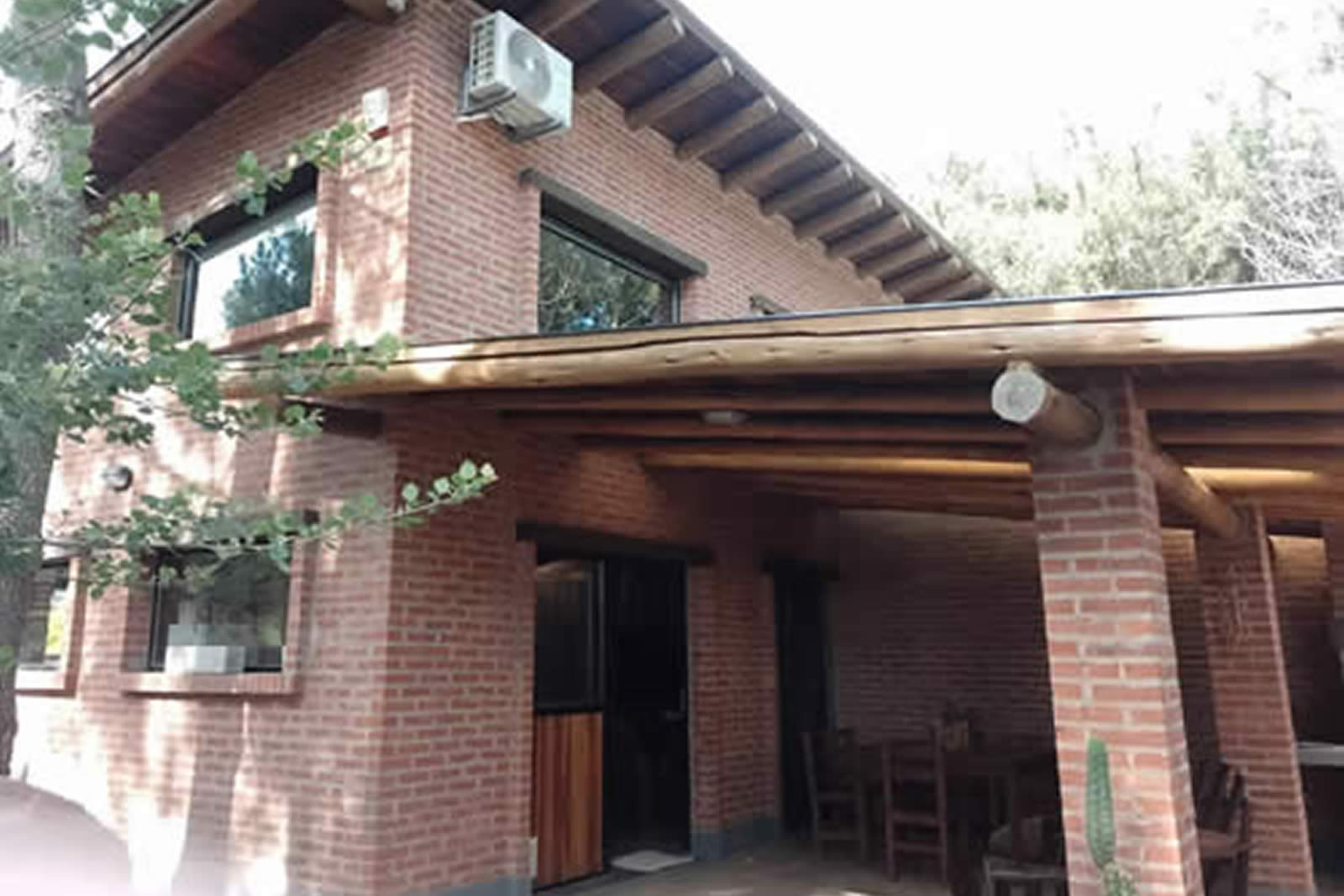 Casa de 1 dormitorio y 1 baño (2 plantas)